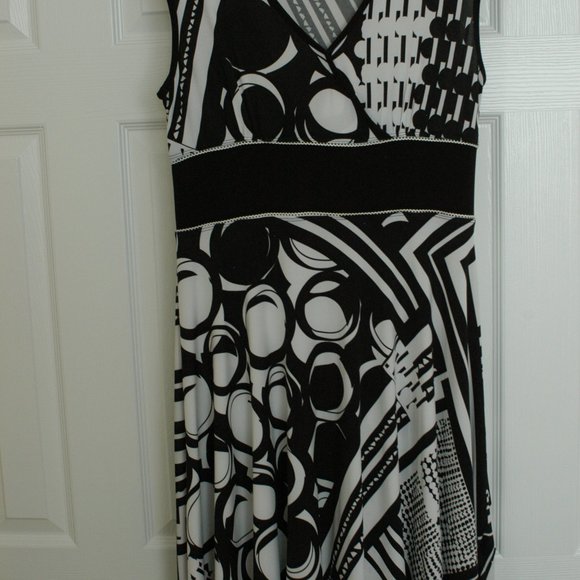 New never been worn Joseph Ribkoff size 14 black and white